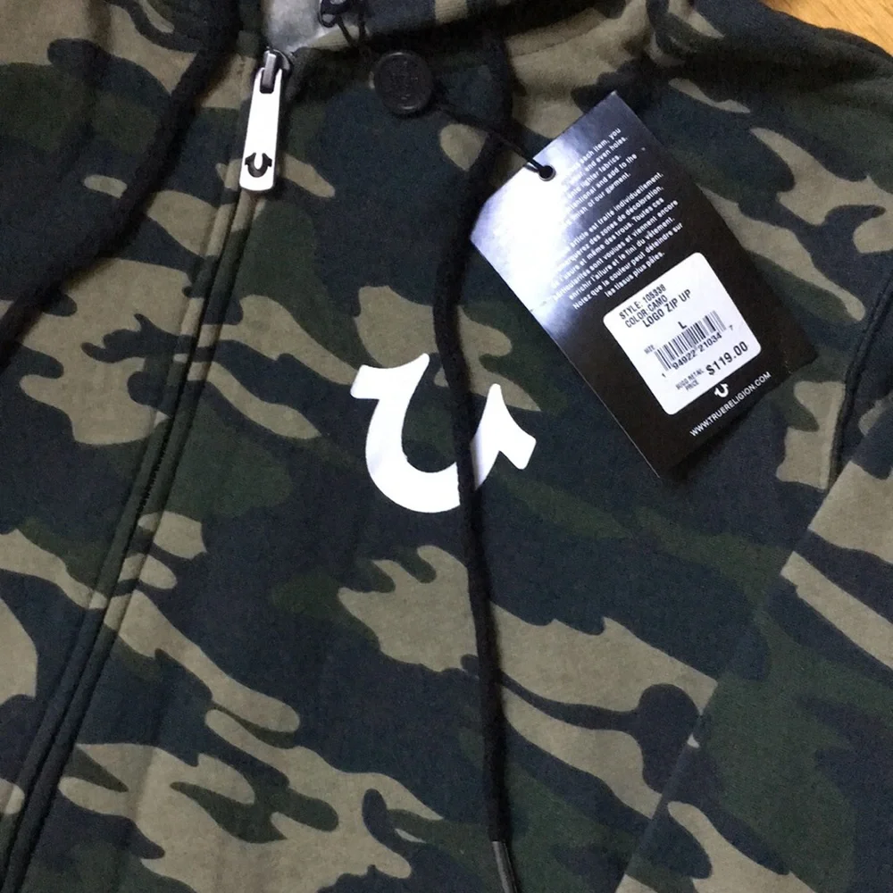 NWT True Religion camo zip up hoodie